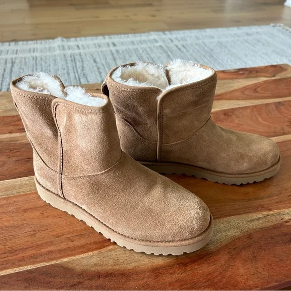 New Ugg Cory II Suede Booties - Picture 3 of 6